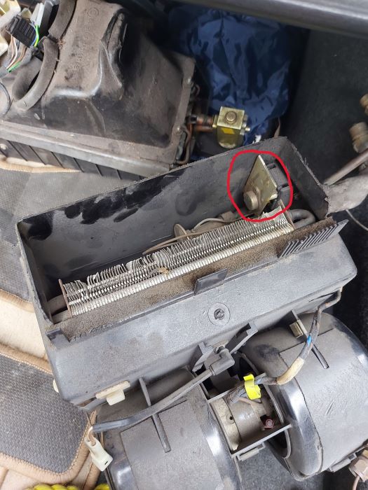 weerstand airco bij kachelunit.jpg